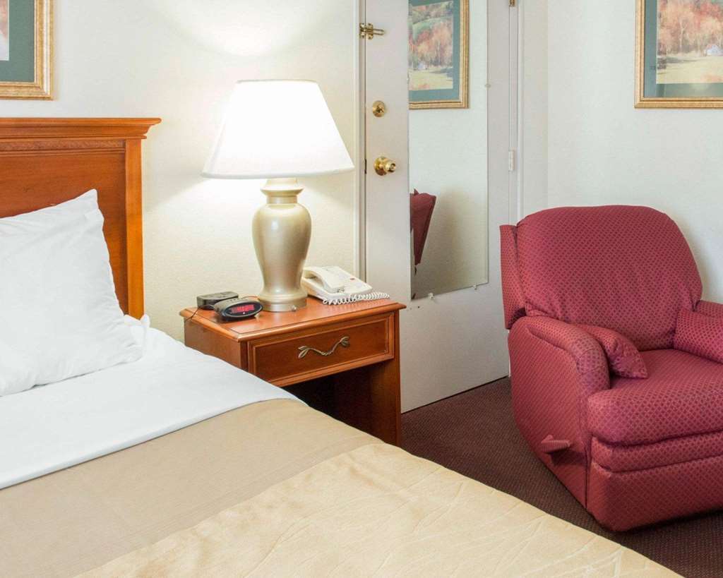 Quality Inn & Suites New Castle Szoba fotó